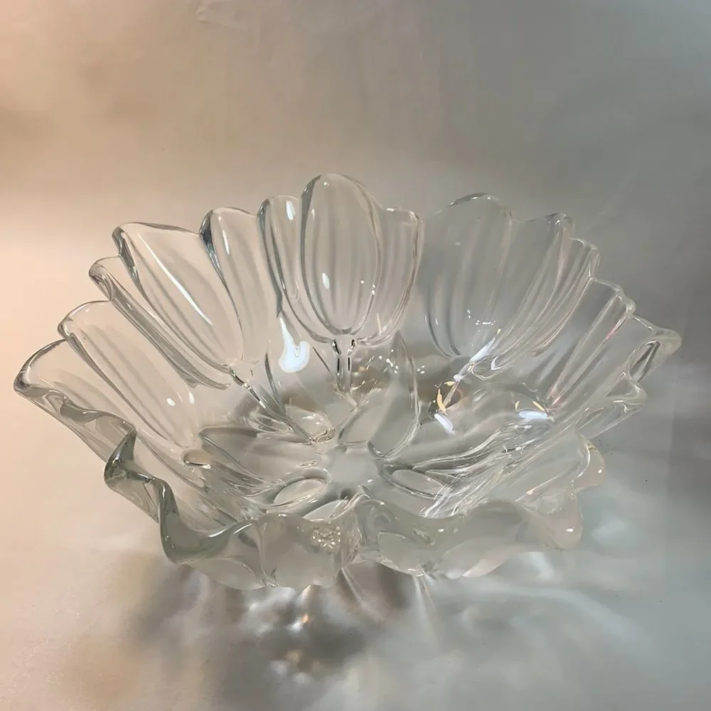Tulip Leaf Fluted Clear Glass Serving Fruit Bowl